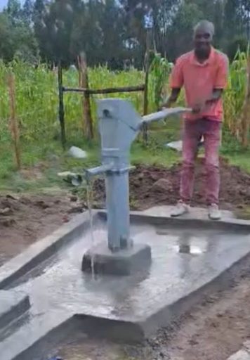 Water well w-hand pump operation